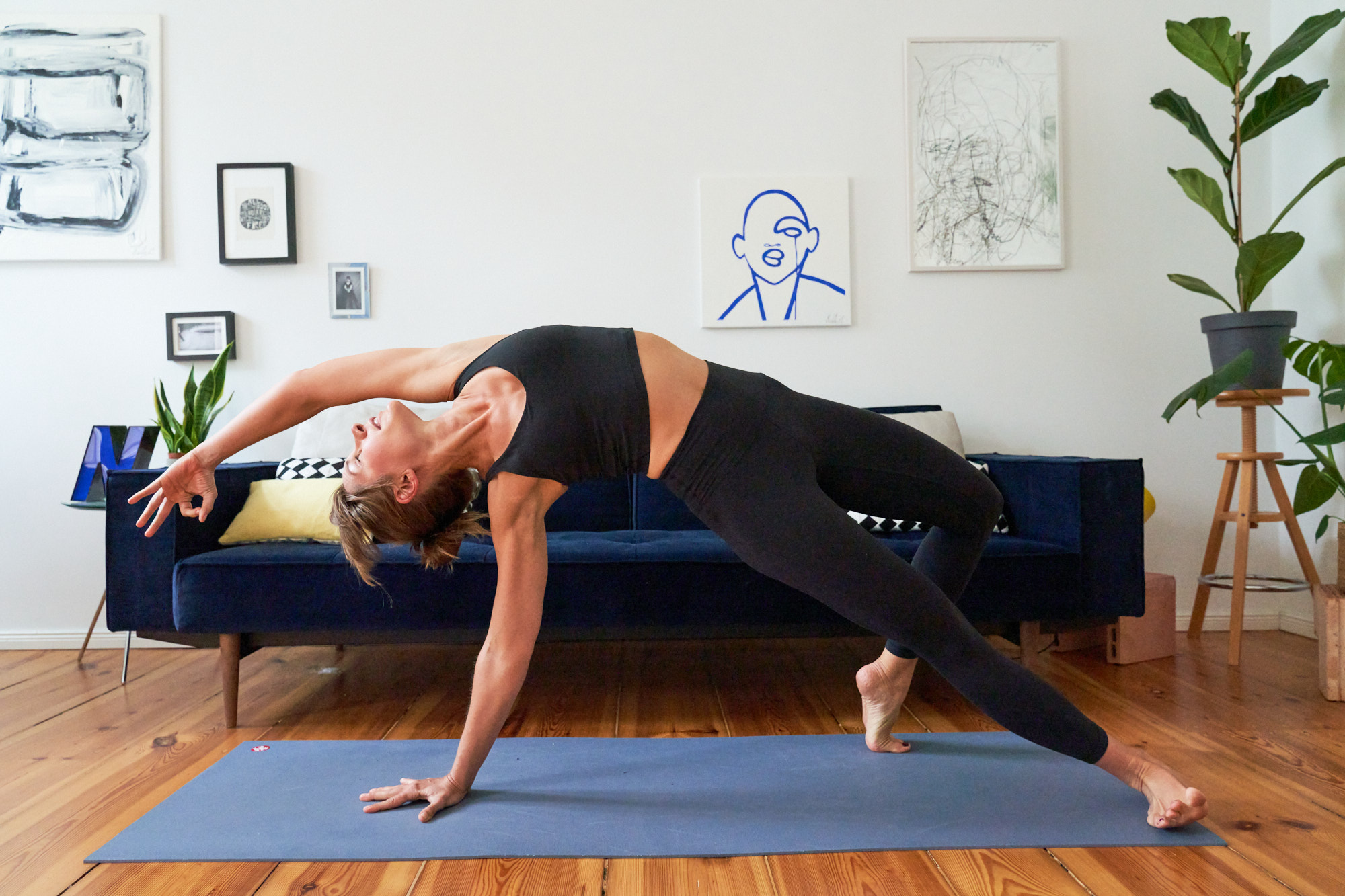 Nicolette vom STRONG Fitness Coaching - dem Online Fitness Coaching für Business Frauen ab 40