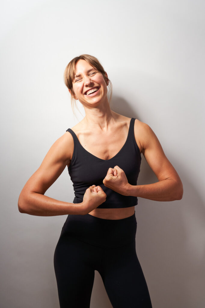 Nicolette vom STRONG Fitness Coaching - dem Online Fitness Coaching für Business Frauen ab 40